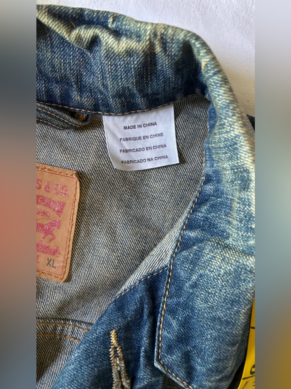 Levi’s Men’s Denim Jacket XL Blue Trucker Button Front Faded Wash Jean Jacket - Picture 7 of 10